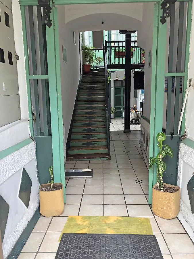 Hostal Latina Cuenca 0*,