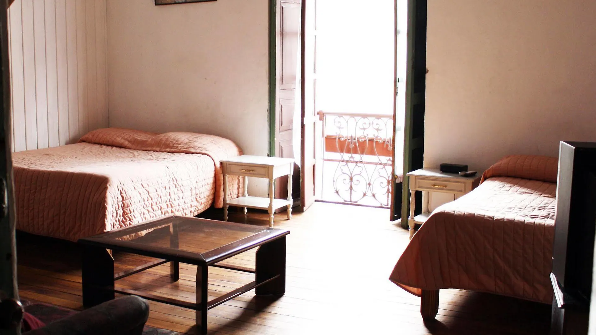 Hostal Latina Cuenca Hostel