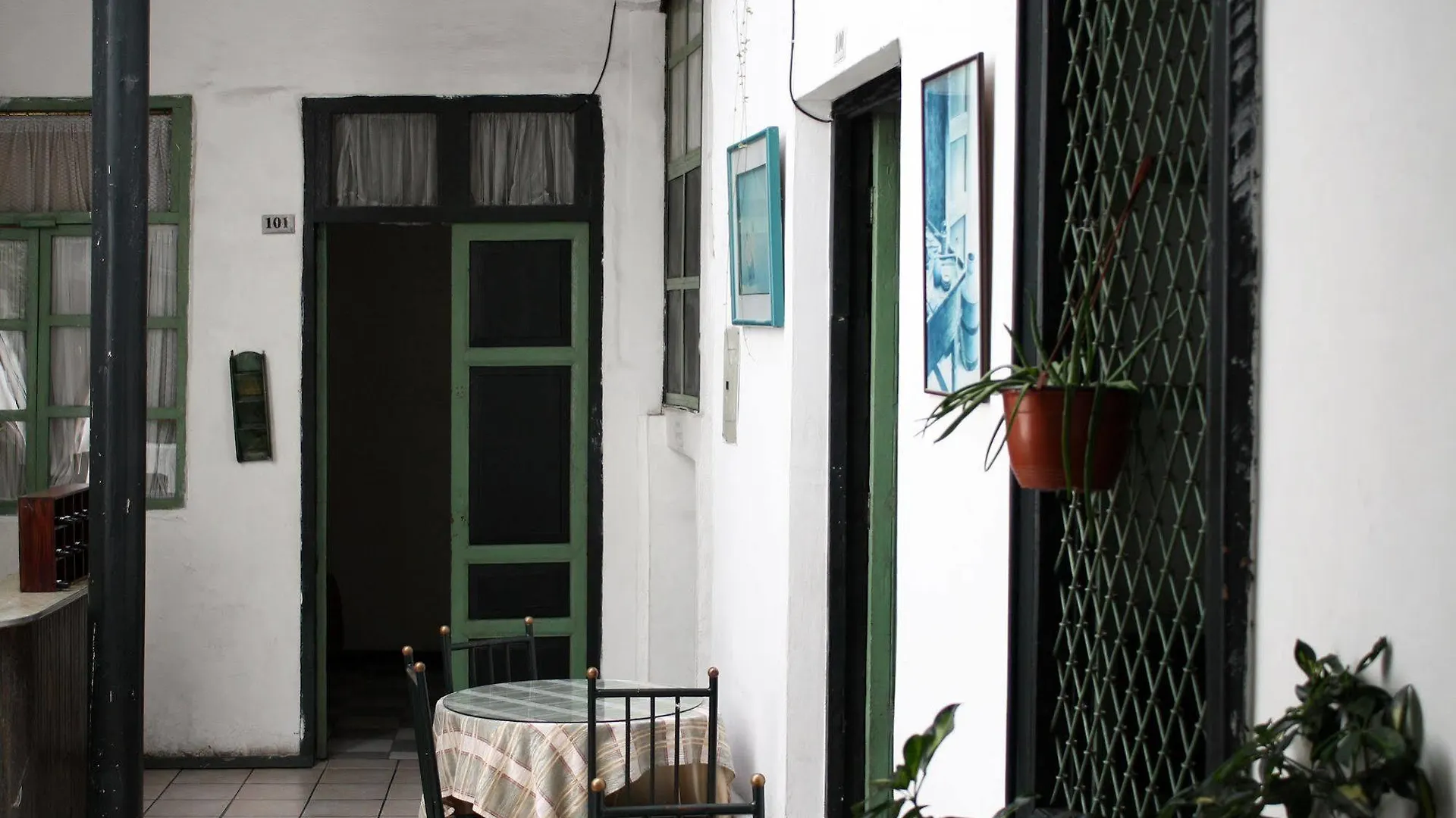 Hostal Latina Cuenca 0*,